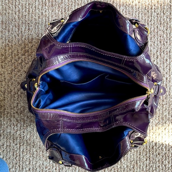 Coach Maggie Shoulder Bag in Patent Leather EUC - Picture 3 of 6